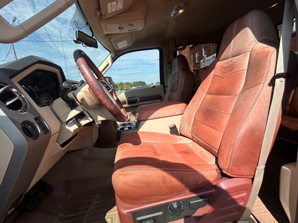Photo 14 of this FORD F-350 SUPER DUT