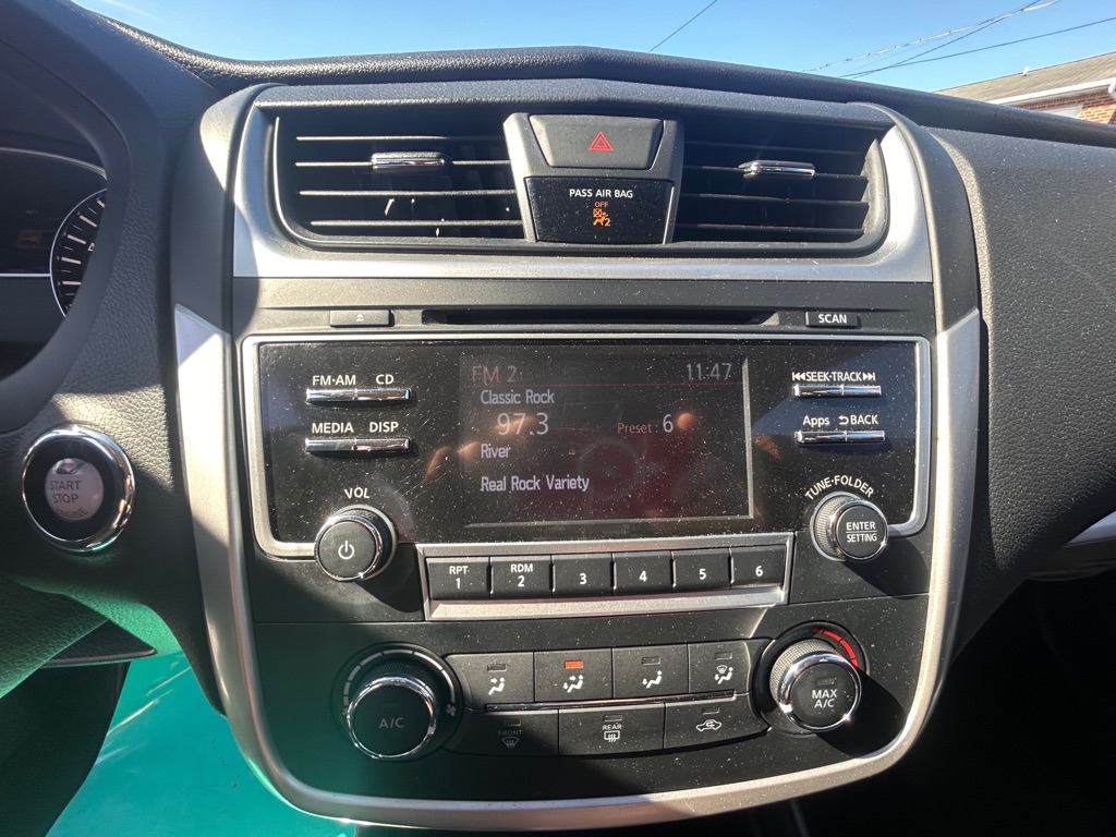 Photo 14 of this NISSAN ALTIMA