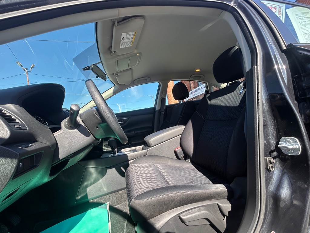 Photo 13 of this NISSAN ALTIMA