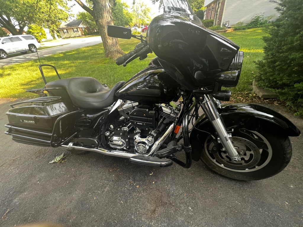 Photo 2 of this HARLEY DAVIDSON FLHX