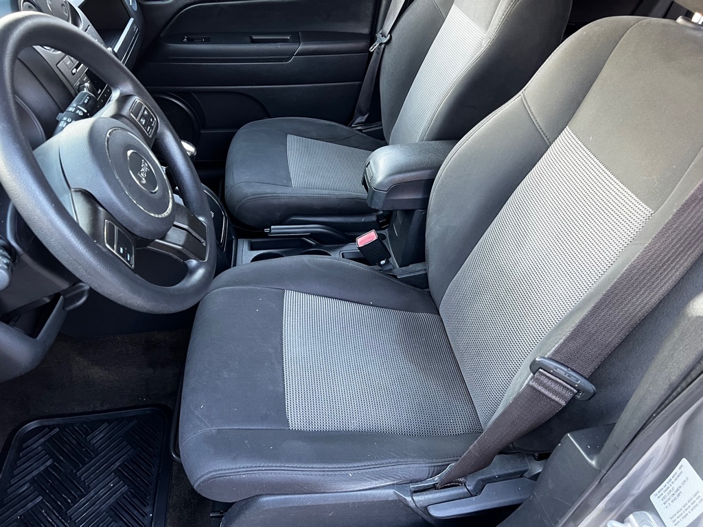 Photo 6 of this JEEP PATRIOT