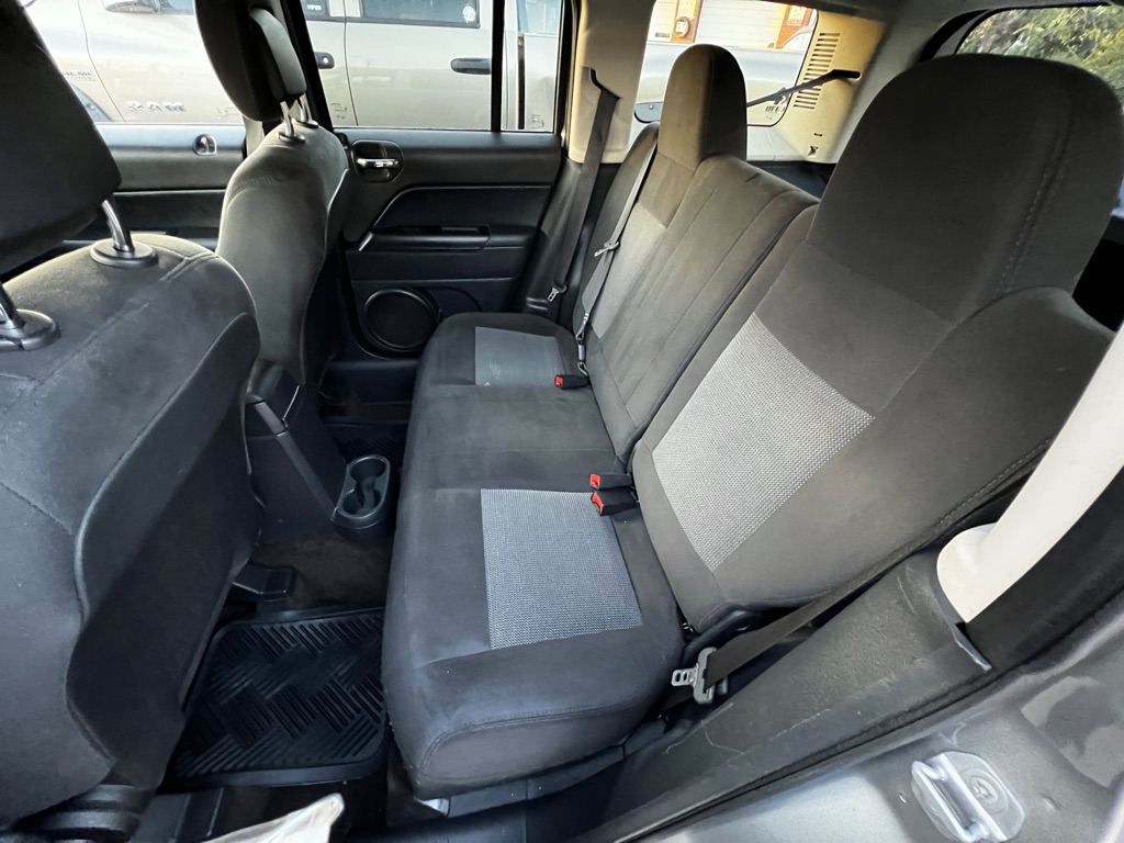 Photo 11 of this JEEP PATRIOT