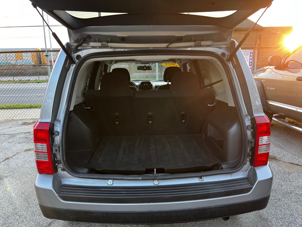 Photo 14 of this JEEP PATRIOT
