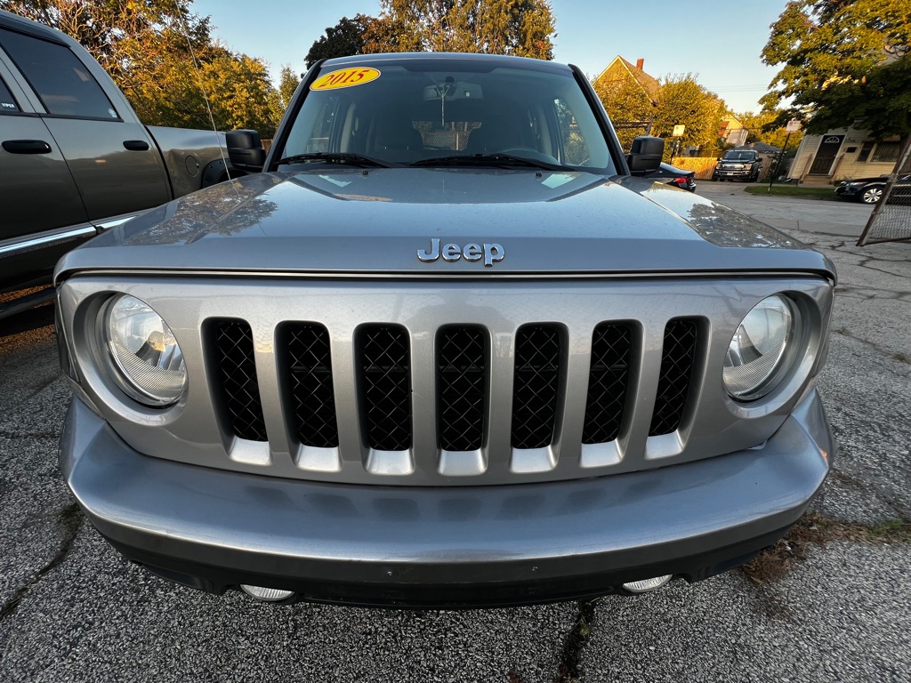 Photo 2 of this JEEP PATRIOT
