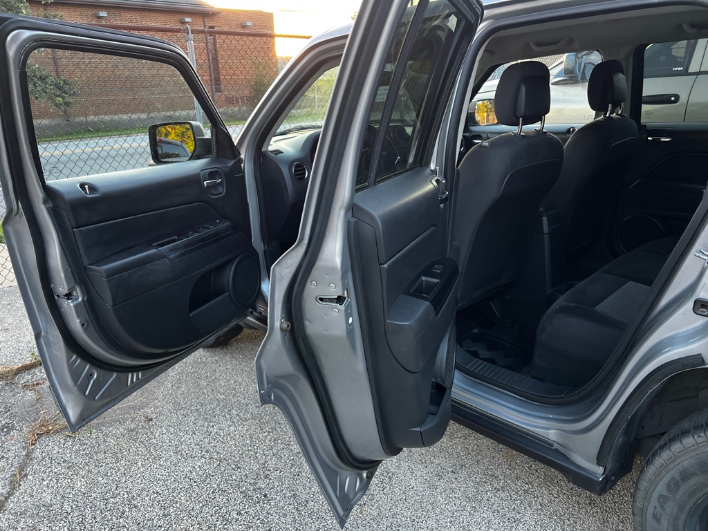 Photo 5 of this JEEP PATRIOT