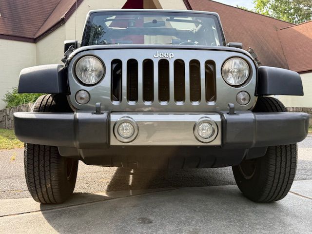 2010 Jeep Wrangler #21