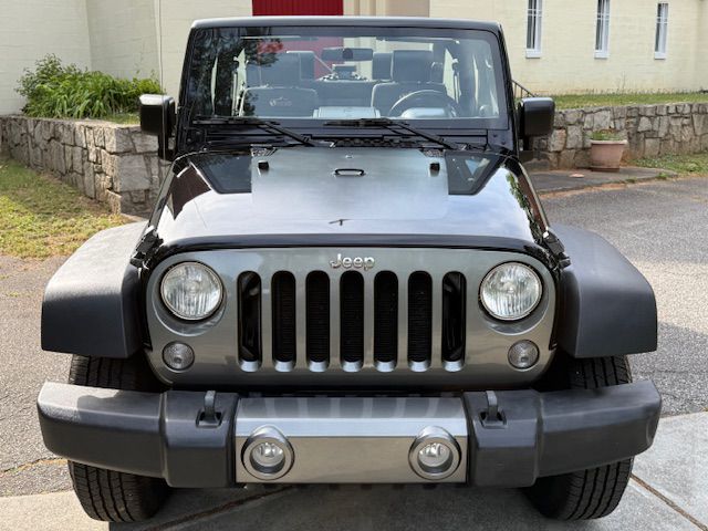 2010 Jeep Wrangler #22