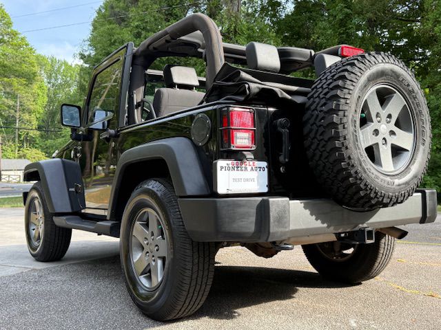 2010 Jeep Wrangler #24