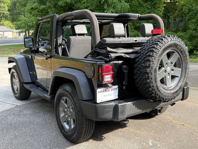 2010 Jeep Wrangler #17