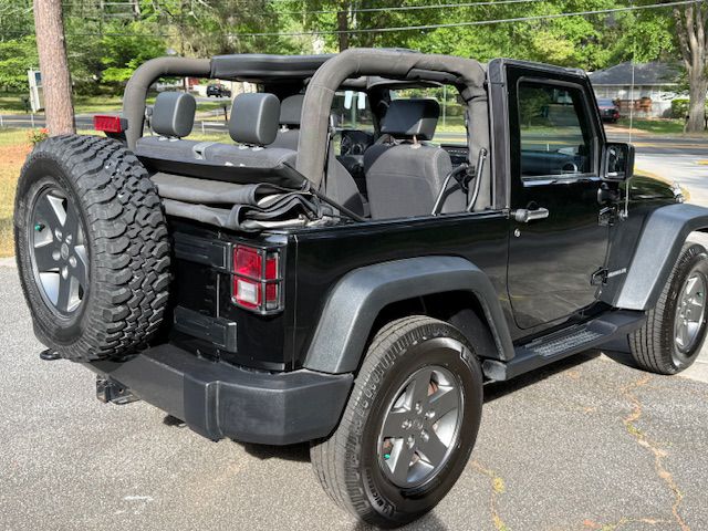 2010 Jeep Wrangler #28