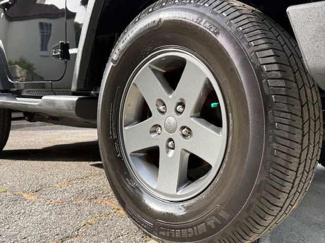 2010 Jeep Wrangler #31