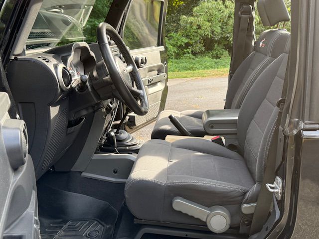 2010 Jeep Wrangler #44