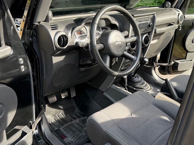 2010 Jeep Wrangler #7