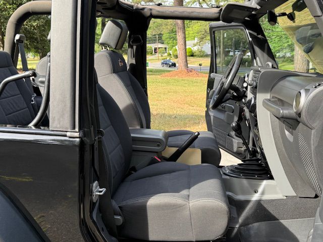 2010 Jeep Wrangler #46