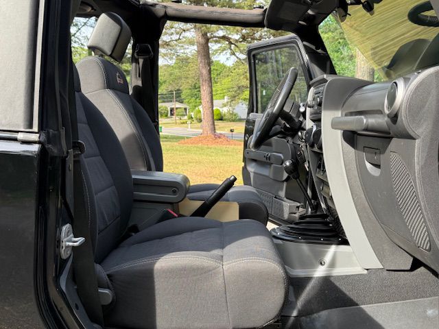 2010 Jeep Wrangler #52