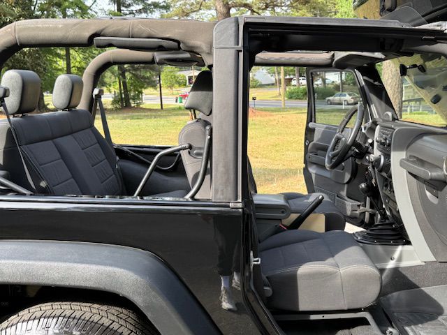 2010 Jeep Wrangler #8