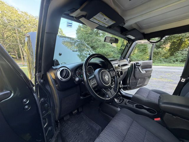 2011 Jeep Wrangler #13
