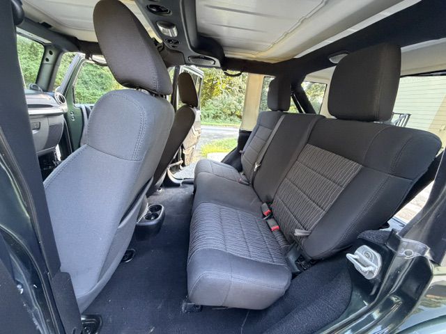 2011 Jeep Wrangler #16