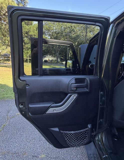 2011 Jeep Wrangler #17