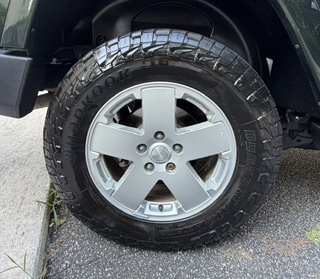 2011 Jeep Wrangler #32