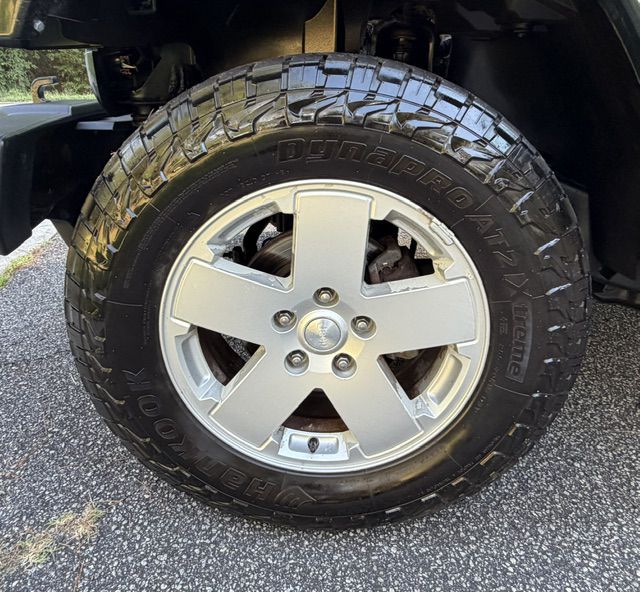 2011 Jeep Wrangler #33