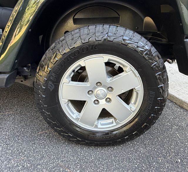2011 Jeep Wrangler #34