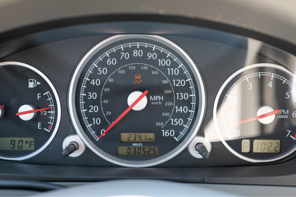 2004 Chrysler Crossfire Base photo 3