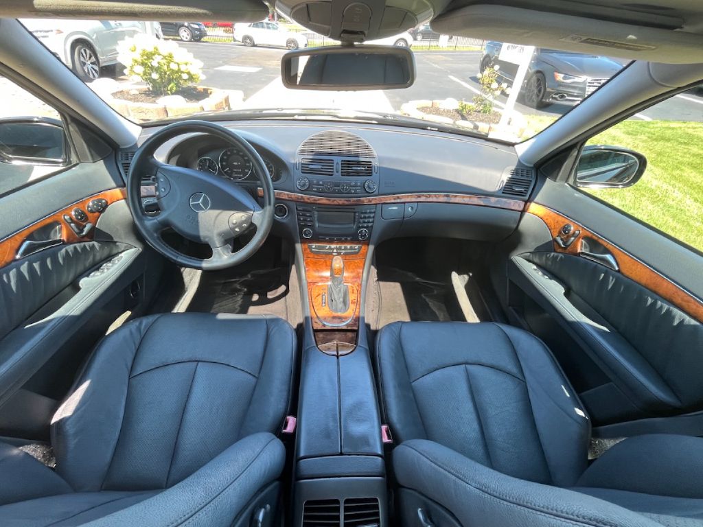 2003 Mercedes-Benz E-Class E 320 - Image 2