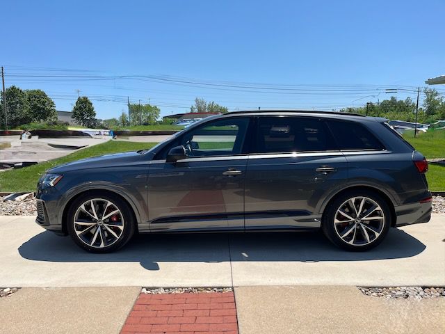 2023 Audi SQ7 Prestige quattro Tiptronic's photo