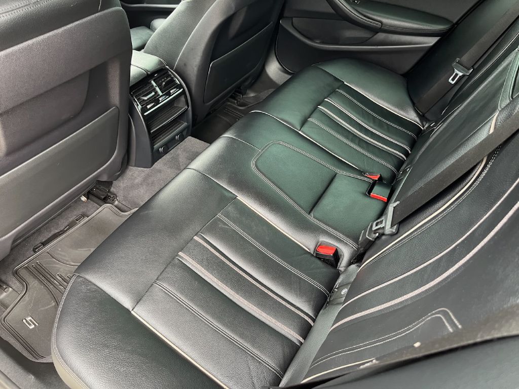 2018 BMW 5 Series 530i - Photo 10