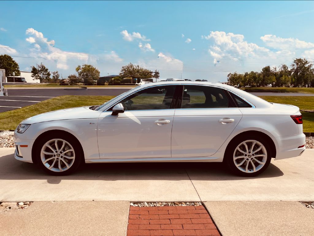 Photo 2 of 2019 Audi A4 quattro Premium Plus 45 TFSI