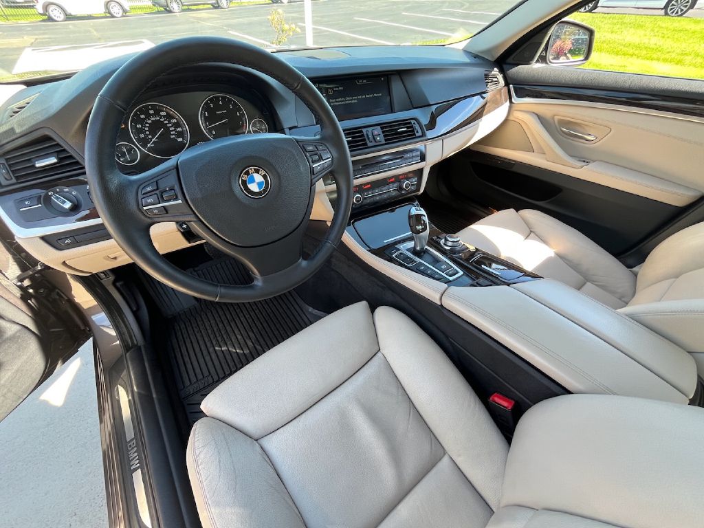 Photo 2 of 2013 BMW 5 Series 535i xDrive