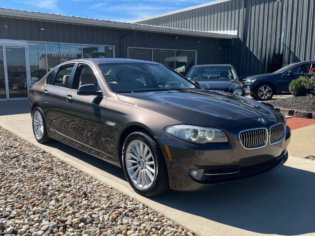 Photo 4 of 2013 BMW 5 Series 535i xDrive