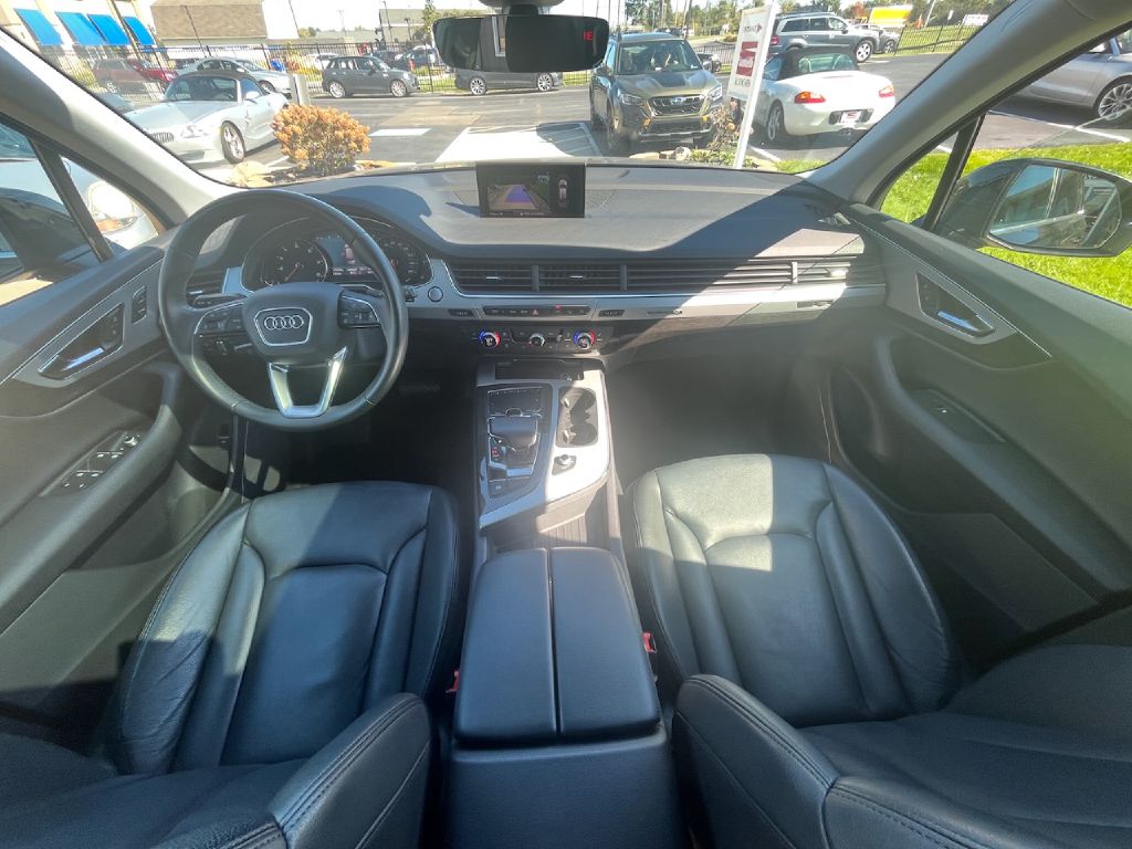 2019 Audi Q7 quattro Premium 45 TFSI - Image 4