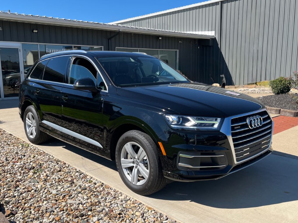 2019 Audi Q7 quattro Premium 45 TFSI - Image 2