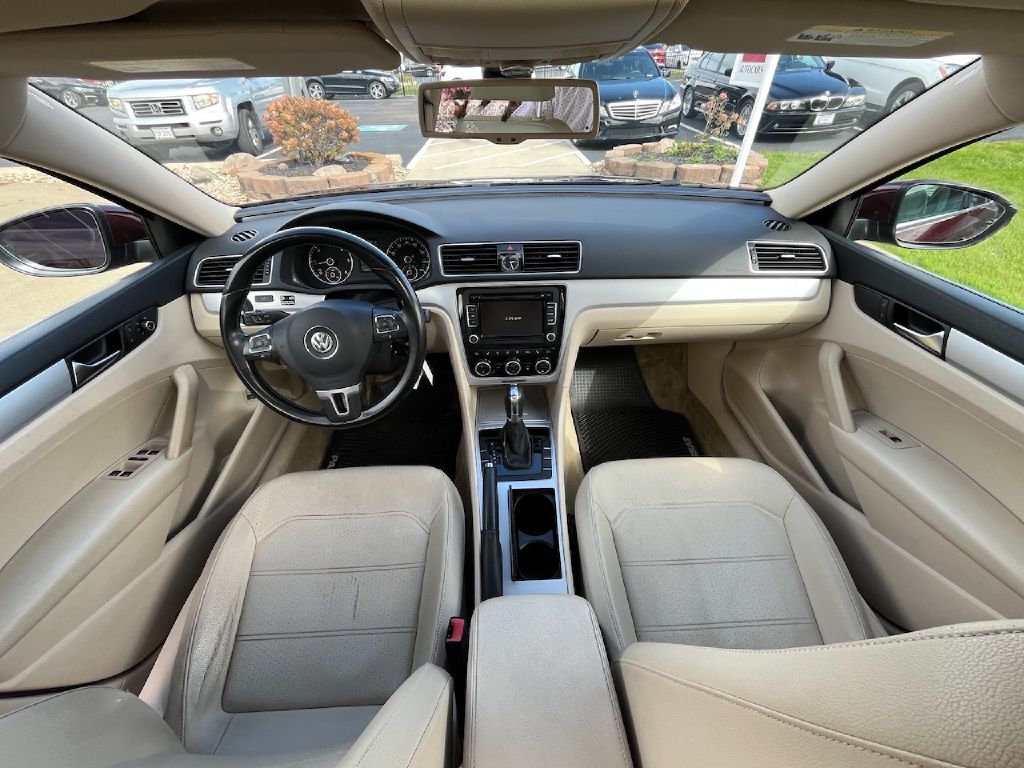 2012 Volkswagen Passat TDI SE - Image 3