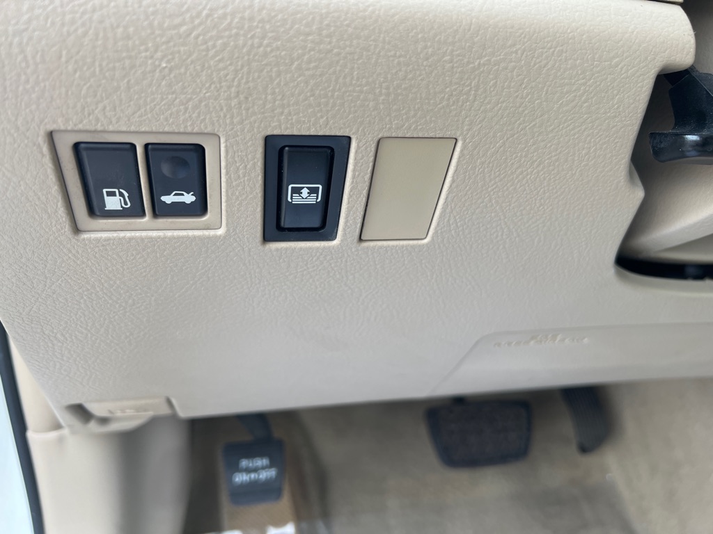 Photo 16 of this TOYOTA AVALON