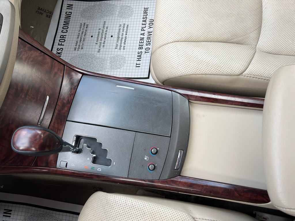 Photo 12 of this TOYOTA AVALON