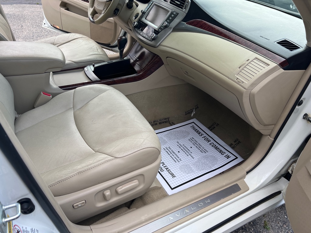 Photo 27 of this TOYOTA AVALON
