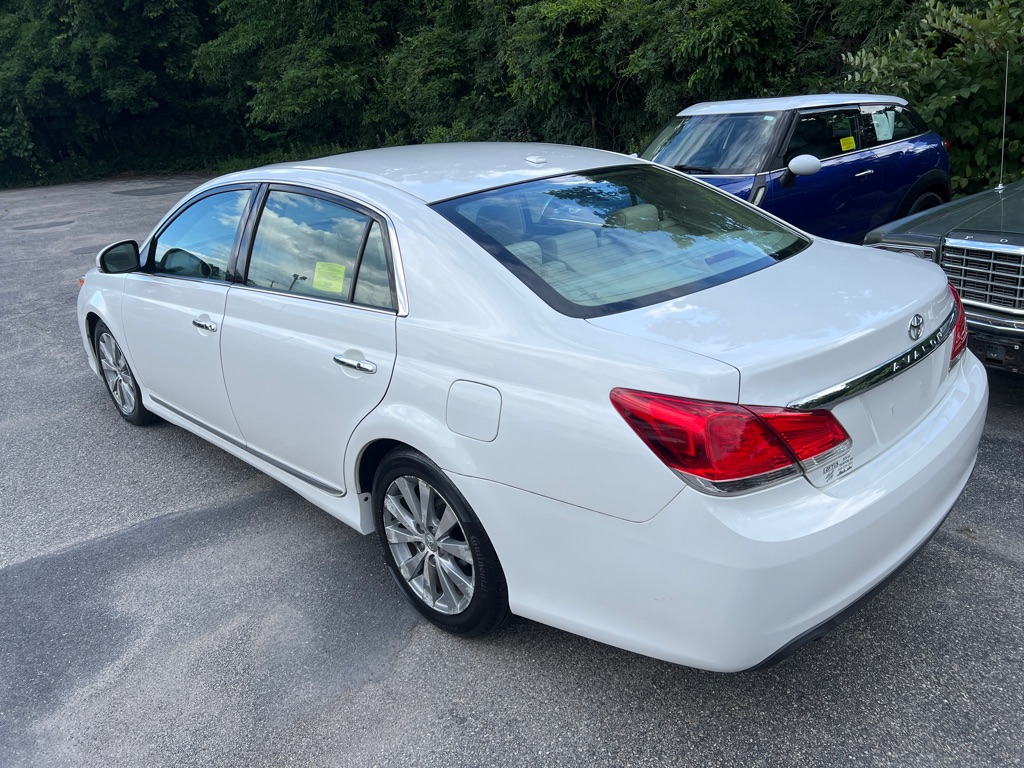 Photo 4 of this TOYOTA AVALON