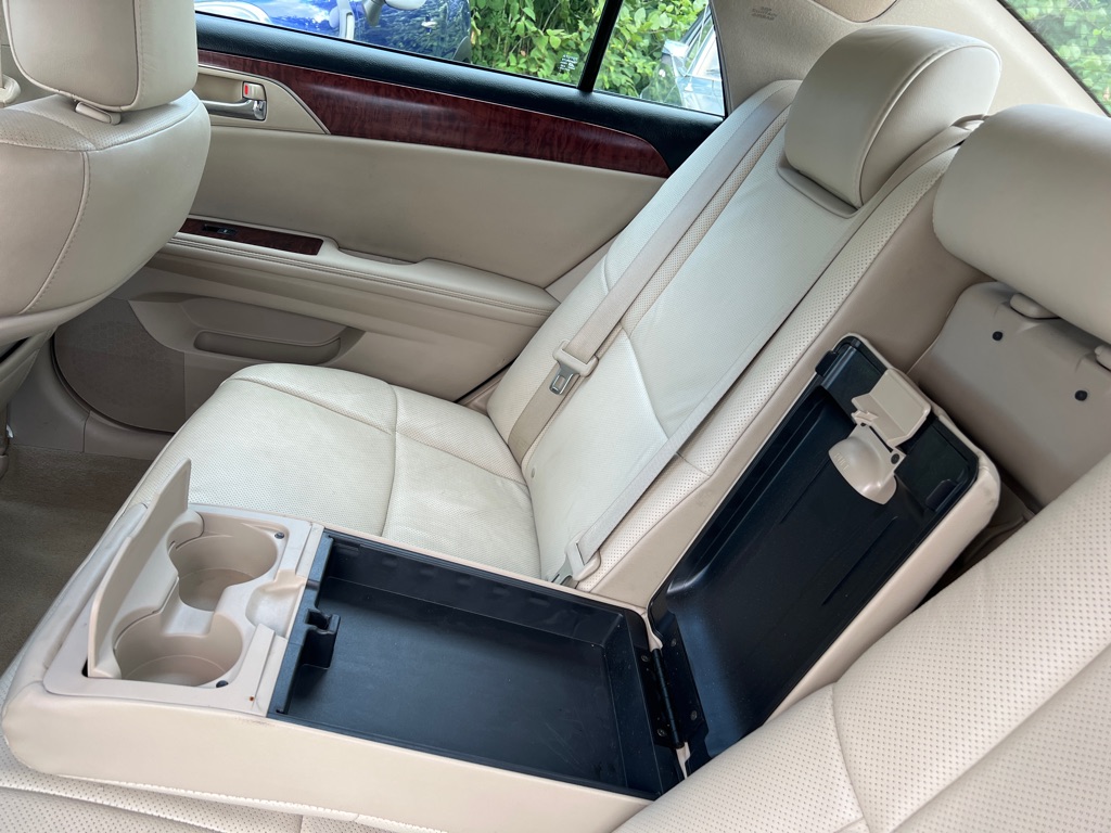 Photo 21 of this TOYOTA AVALON