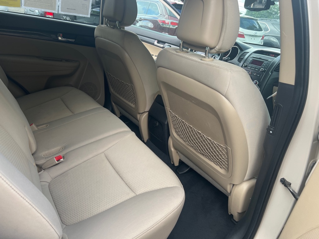 Photo 20 of this KIA SORENTO LX