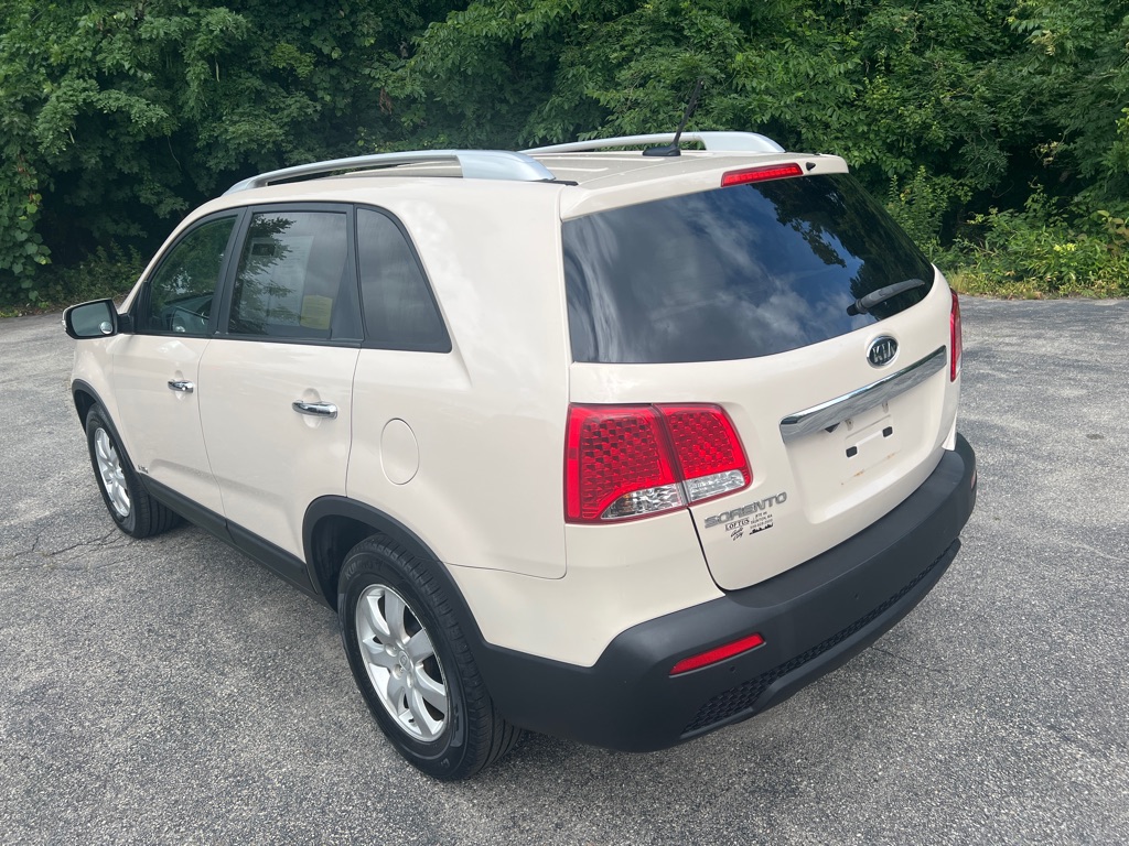 Photo 4 of this KIA SORENTO LX