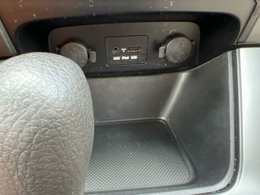 Photo 12 of this KIA SORENTO LX
