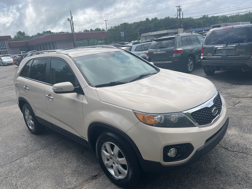 Photo 2 of this KIA SORENTO LX