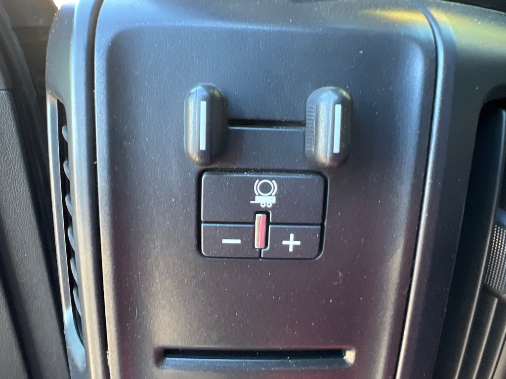 Photo 21 of this CHEVROLET SILVERADO 3500