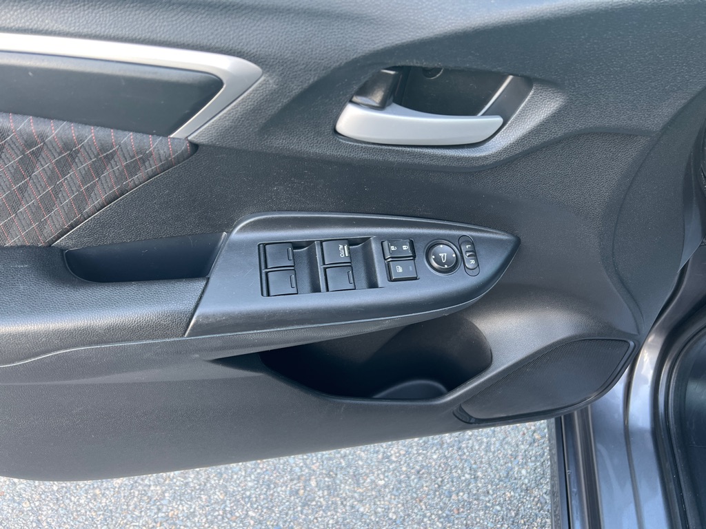 Photo 6 of this HONDA FIT