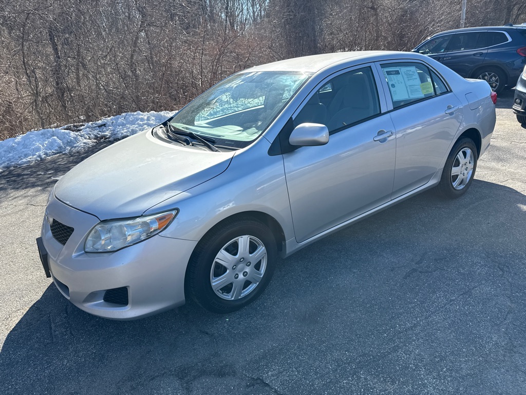 2010 Toyota Corolla LE photo 2