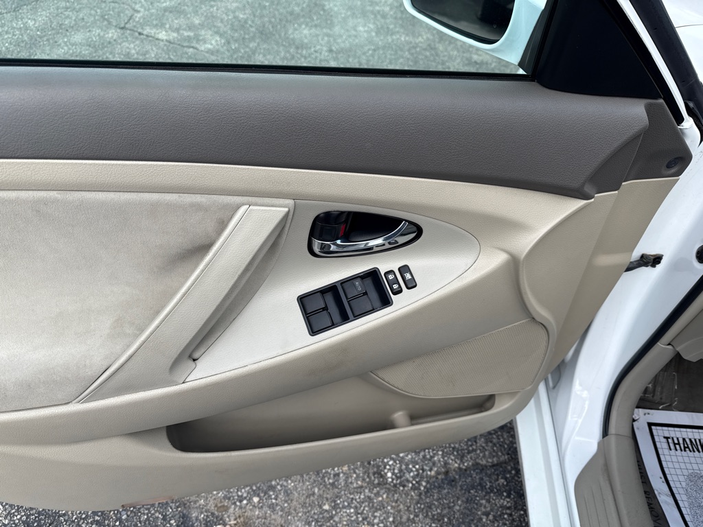 Photo 6 of this TOYOTA CAMRY