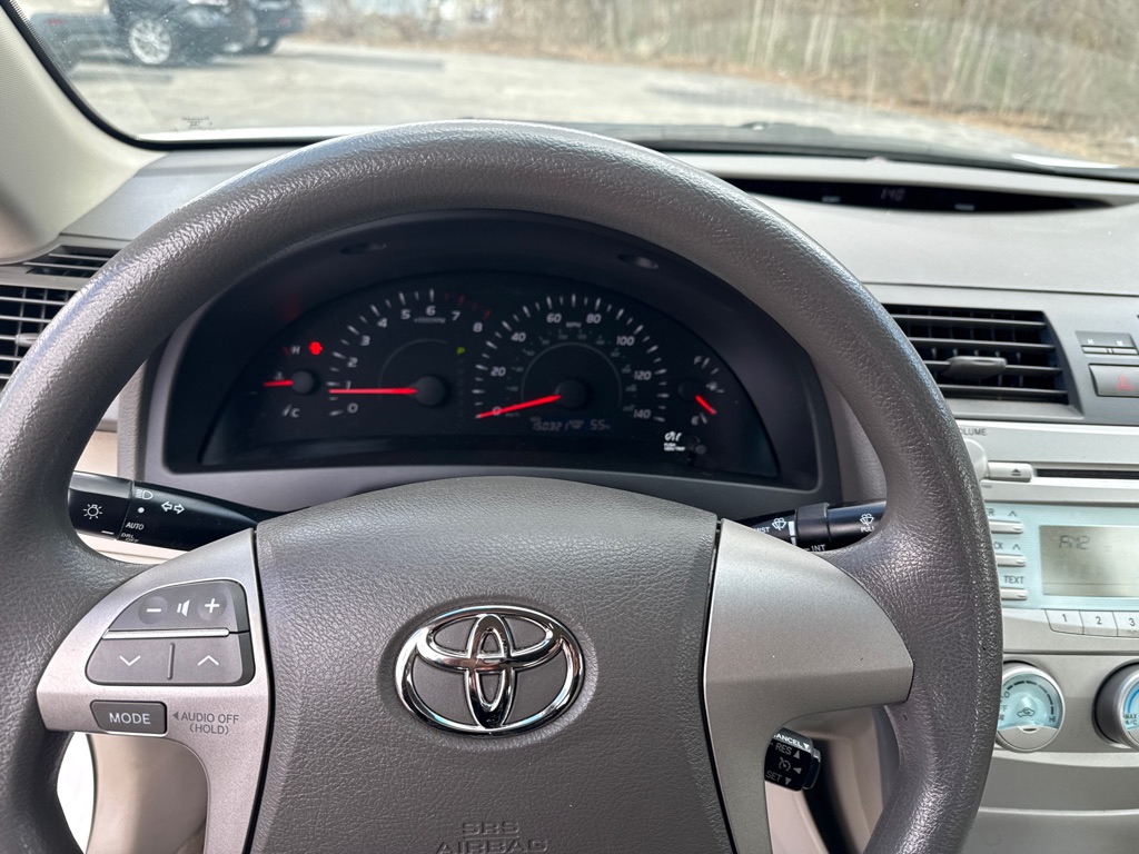 Photo 8 of this TOYOTA CAMRY